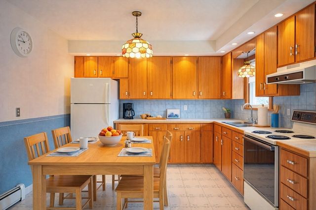 7 Cedarcrest Rd, Salem, MA 01970