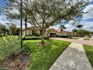 8128 Piedmont DR, Naples, FL 34104