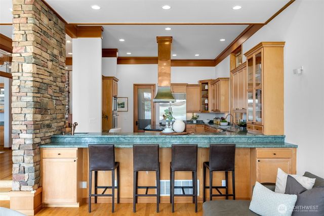 8551 NE Juanita Drive, Kirkland, WA 98034