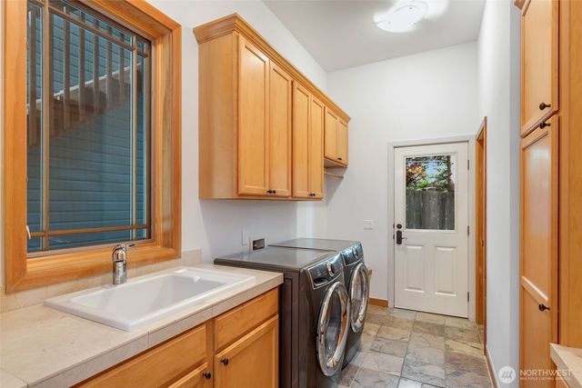 8551 NE Juanita Drive, Kirkland, WA 98034