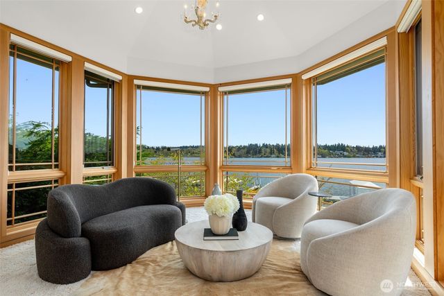8551 NE Juanita Drive, Kirkland, WA 98034