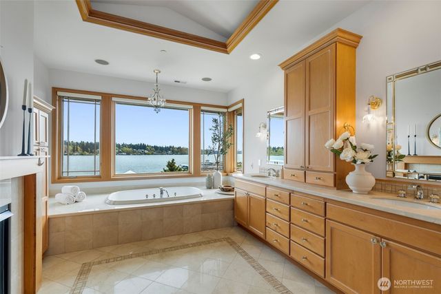 8551 NE Juanita Drive, Kirkland, WA 98034