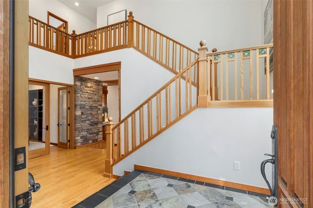 8551 NE Juanita Drive, Kirkland, WA 98034