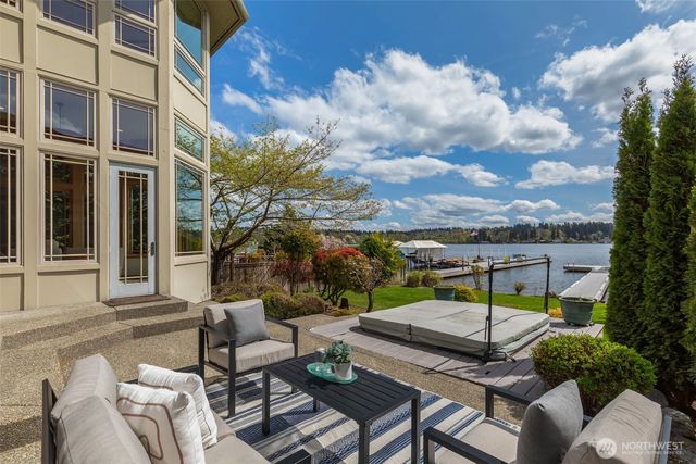 8551 NE Juanita Drive, Kirkland, WA 98034
