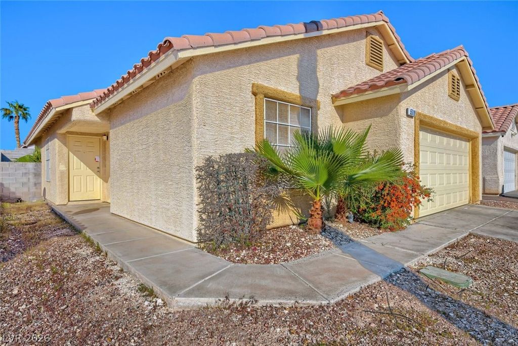 5519 Los Lobos Street, North Las Vegas, NV 89031