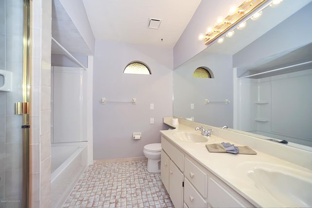 1068 Pineapple Avenue NE, Palm Bay, FL 32905