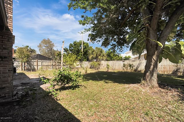 1068 Pineapple Avenue NE, Palm Bay, FL 32905