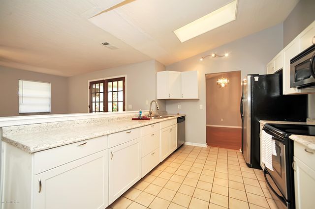 1068 Pineapple Avenue NE, Palm Bay, FL 32905