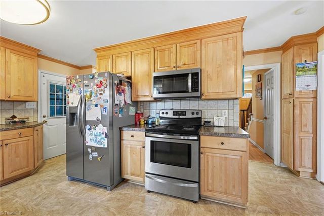 6211 Oak Forest Court, Summerfield, NC 27358