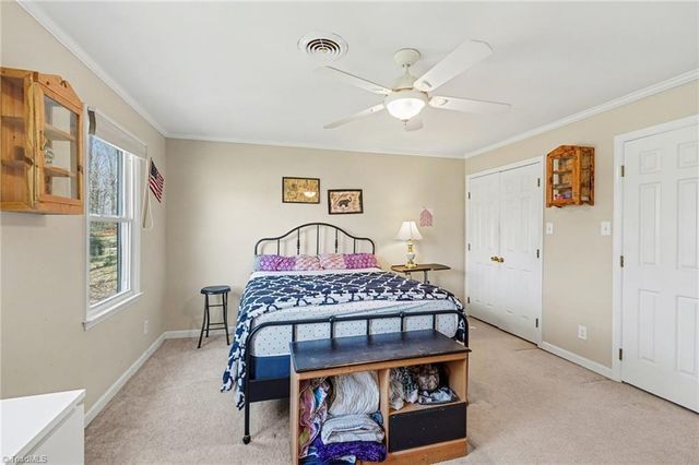 6211 Oak Forest Court, Summerfield, NC 27358