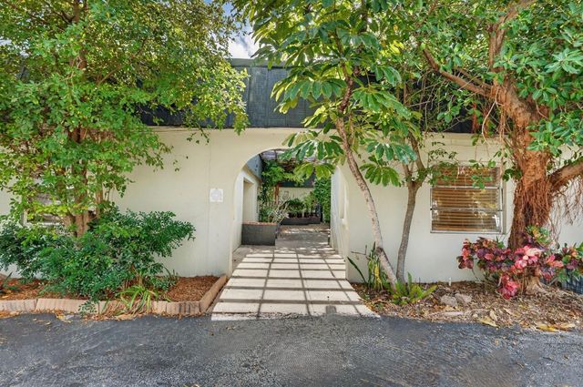 500 SE 23rd Avenue, Pompano Beach, FL 33062