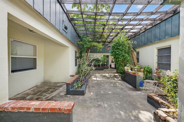 500 SE 23rd Avenue, Pompano Beach, FL 33062