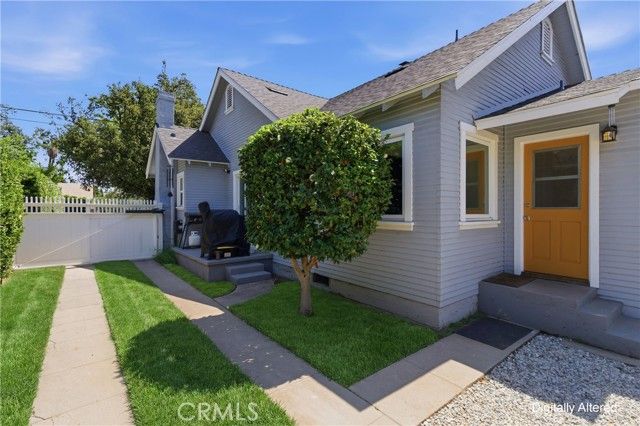 1993 N Marengo Avenue, Pasadena, CA 91103