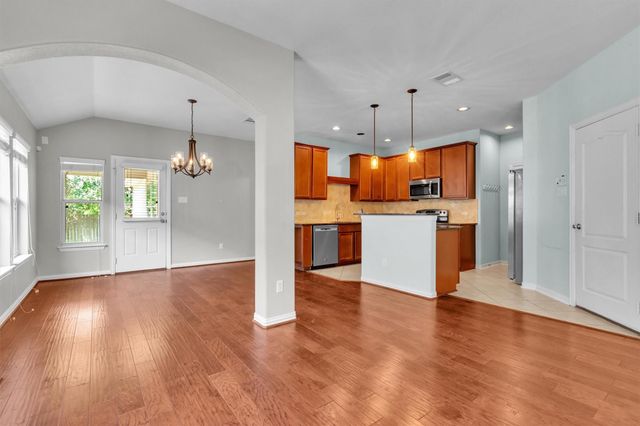204 Chickadee LN, Leander, TX 78641
