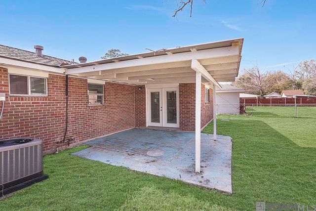 634 E Rome St, Gonzales, LA 70737