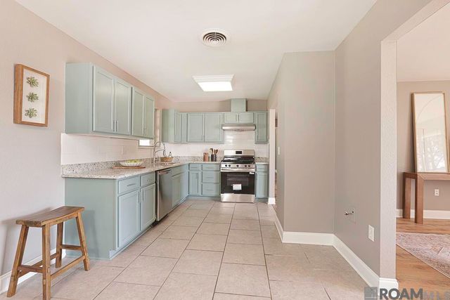 634 E Rome St, Gonzales, LA 70737