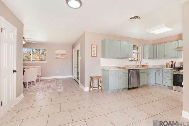 634 E Rome St, Gonzales, LA 70737