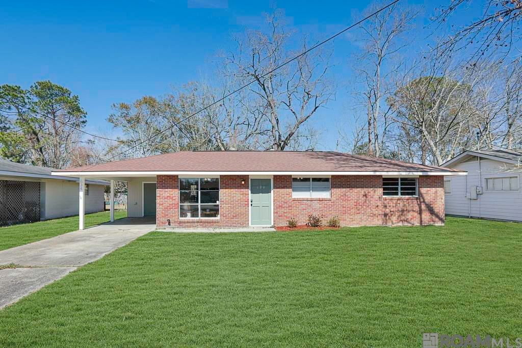 634 E Rome St, Gonzales, LA 70737