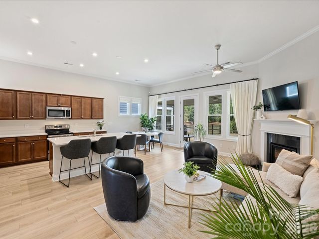 10404 Superb Lane, Charlotte, NC 28215