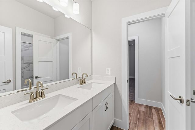 207 Orchard Laurel Drive, Alvin, TX 77511