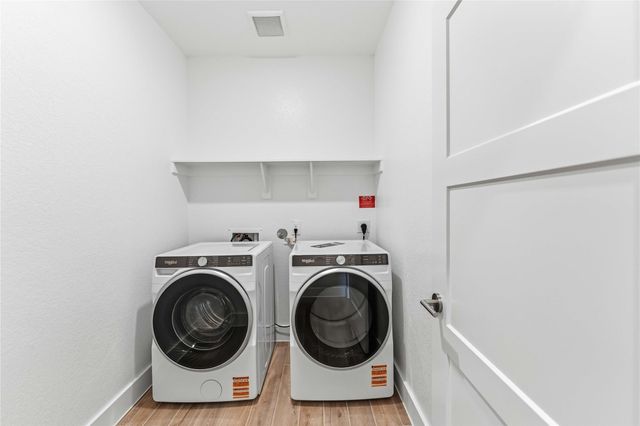 207 Orchard Laurel Drive, Alvin, TX 77511