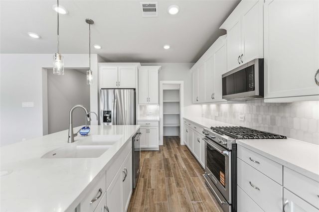 207 Orchard Laurel Drive, Alvin, TX 77511