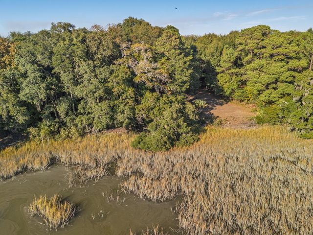 8356 Crooked Creek Lane, Edisto Island, SC 29438