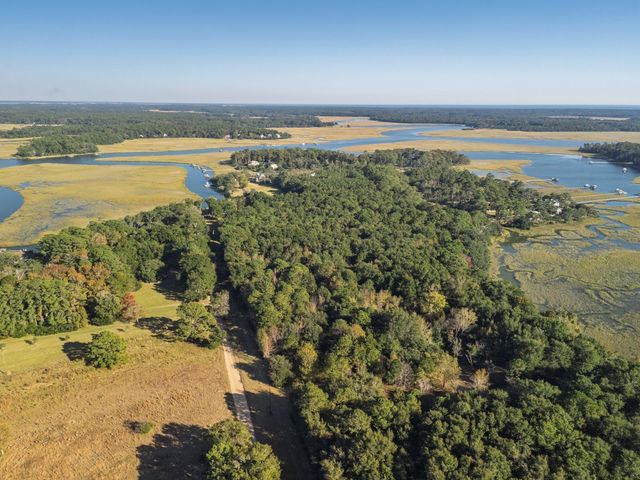 8356 Crooked Creek Lane, Edisto Island, SC 29438