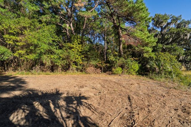 8356 Crooked Creek Lane, Edisto Island, SC 29438