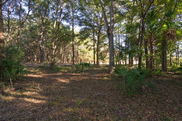 8356 Crooked Creek Lane, Edisto Island, SC 29438