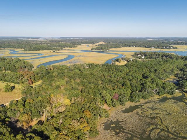 8356 Crooked Creek Lane, Edisto Island, SC 29438