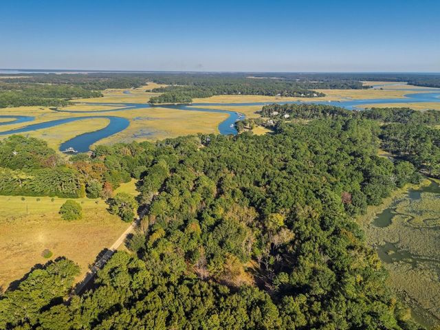 8356 Crooked Creek Lane, Edisto Island, SC 29438