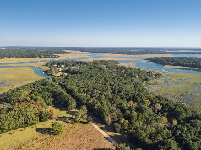 8356 Crooked Creek Lane, Edisto Island, SC 29438