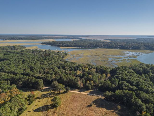 8356 Crooked Creek Lane, Edisto Island, SC 29438