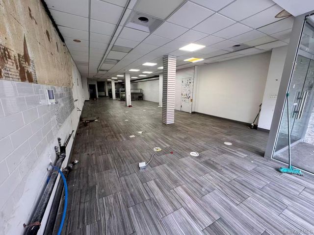 30-72 Steinway Street, Astoria, NY 11103