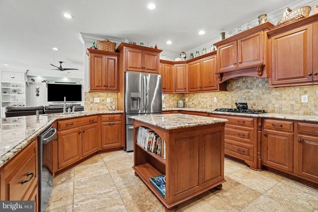 4805 MOUNTAIN RISE DR, Harrisburg, PA 17110