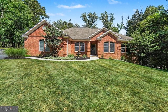 4805 MOUNTAIN RISE DR, Harrisburg, PA 17110