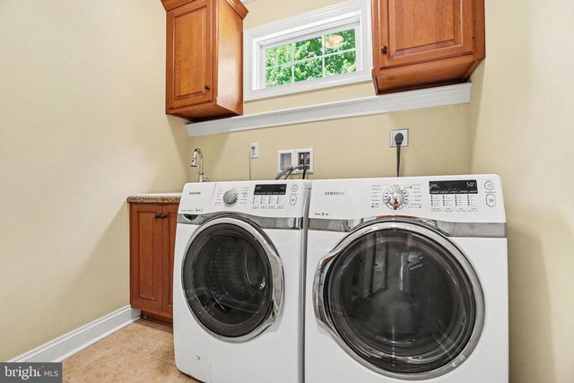 4805 MOUNTAIN RISE DR, Harrisburg, PA 17110