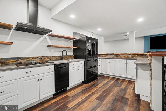 4805 MOUNTAIN RISE DR, Harrisburg, PA 17110