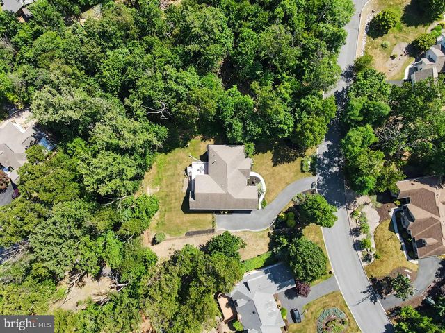 4805 MOUNTAIN RISE DR, Harrisburg, PA 17110