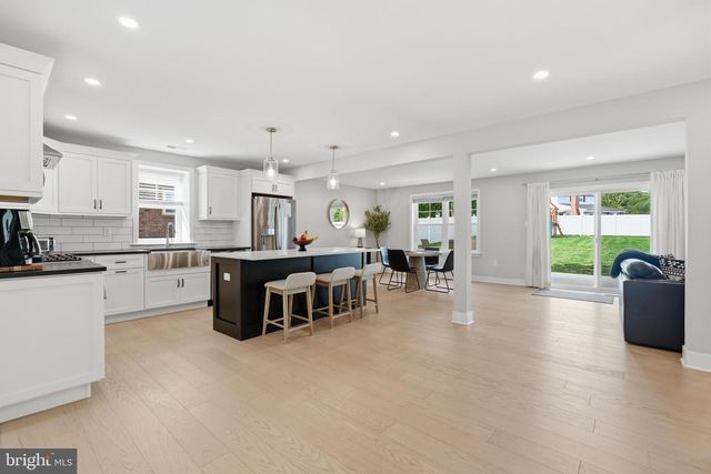 732 OAK WAY, Havertown, PA 19083