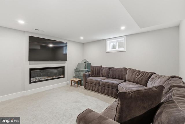 732 OAK WAY, Havertown, PA 19083
