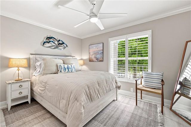 9103 Vanderbilt DR 208, Naples, FL 34108