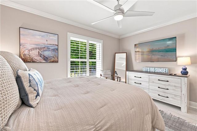 9103 Vanderbilt DR 208, Naples, FL 34108