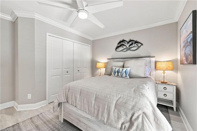 9103 Vanderbilt DR 208, Naples, FL 34108