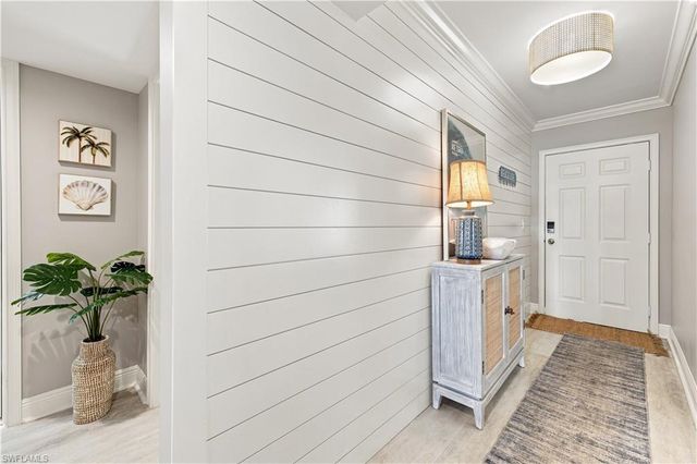 9103 Vanderbilt DR 208, Naples, FL 34108