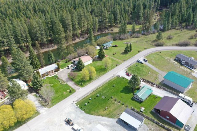 972 Lenora Dr, Usk, WA 99180