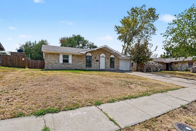 2520 Candleberry Drive, Mesquite, TX 75149