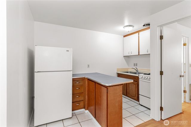 710 NE 43rd Street, Seattle, WA 98105
