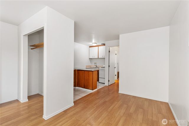 710 NE 43rd Street, Seattle, WA 98105